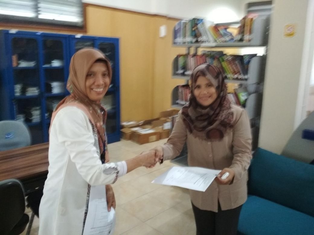 Unsa Mendapat Bantuan Buku dari The Asia Foundation